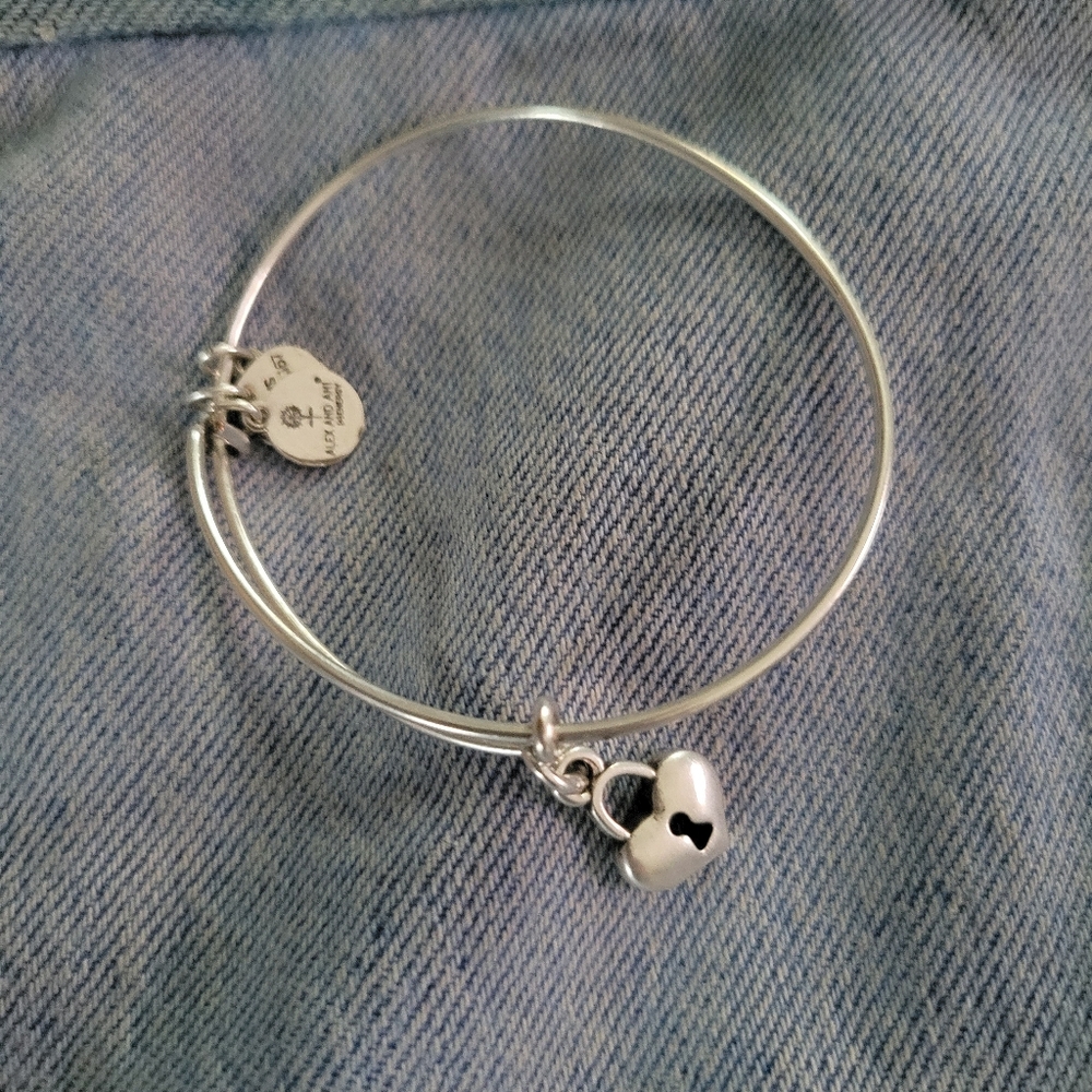 Heart locket bracelet